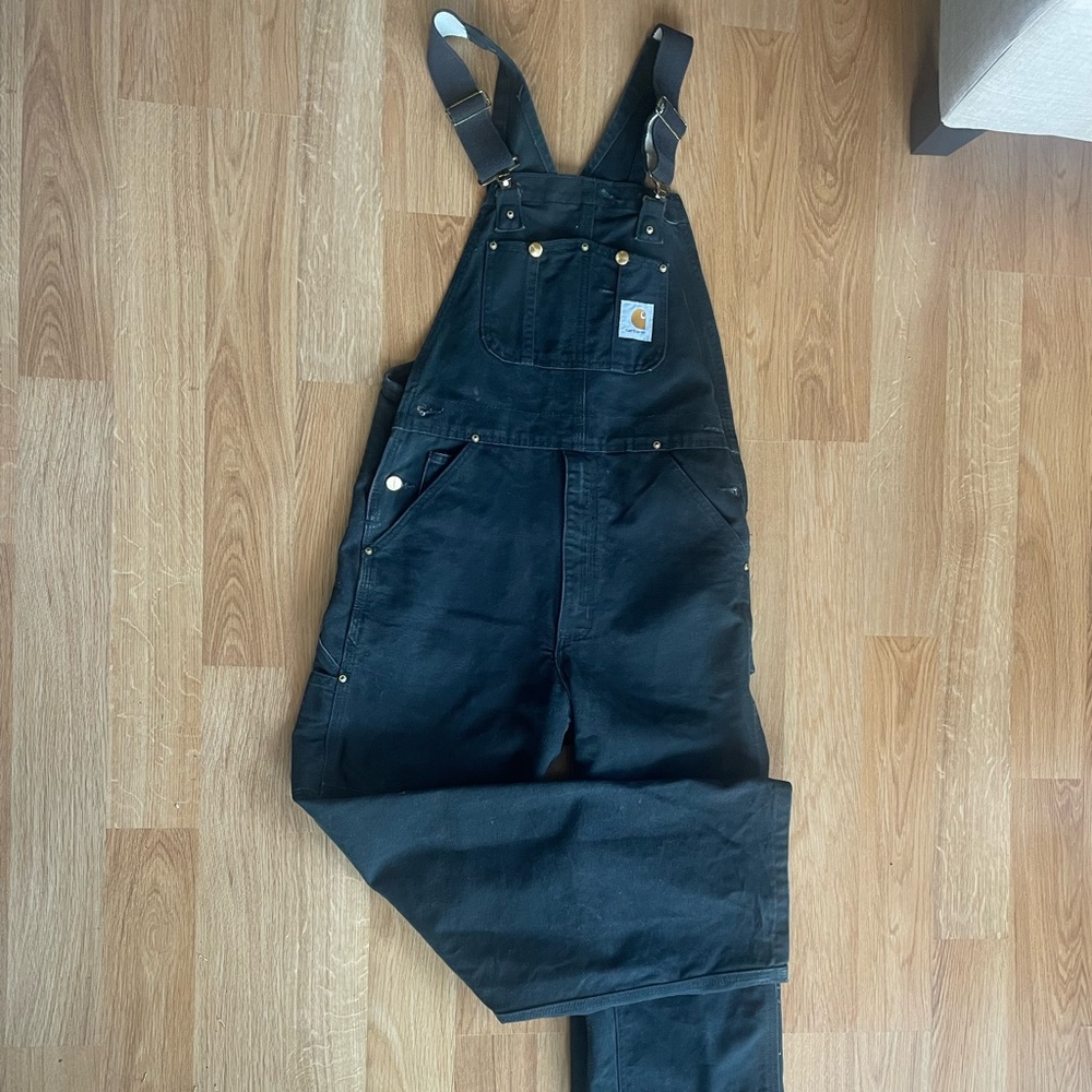 Carhartt black overalls! Amazing condition. Size not tagged. Inseam 28”
